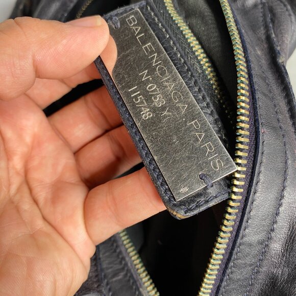 Balenciaga medium classic City Bag in Black Leather strap - Picture 7 of 11